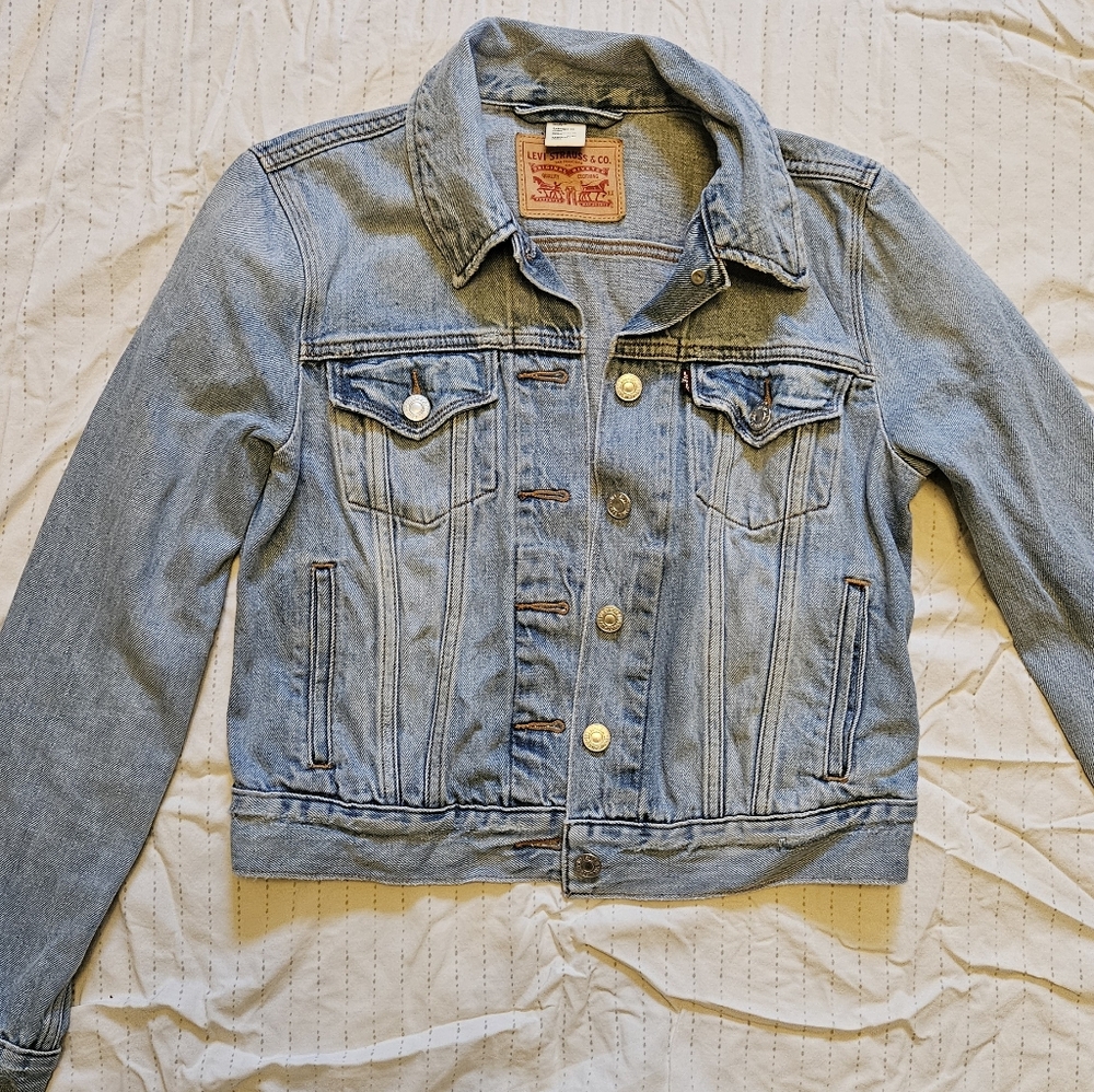 Levis Small Trucker Denim Jacket